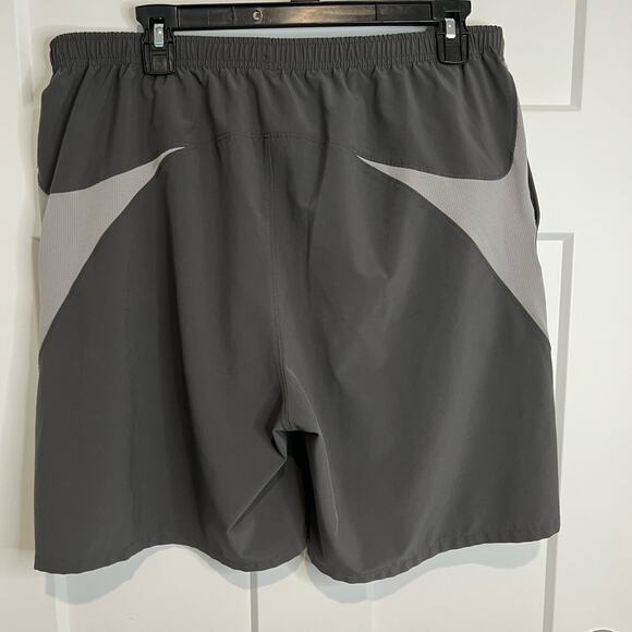 The North Face Men’s Flashdry Running Shorts Athletic Grey measures 32x7” - Picture 2 of 12